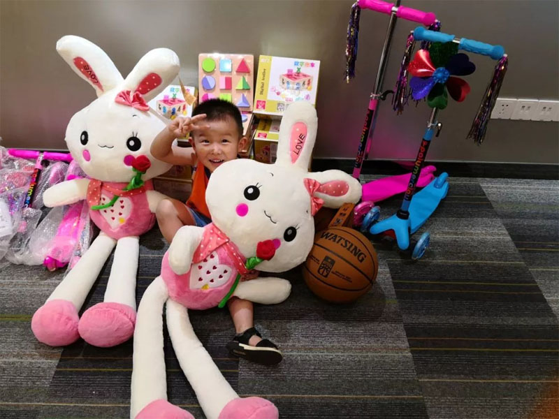 兒童節到了，廣東博皓公司給博二代們發禮物啦