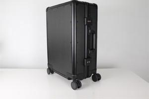 碳纖維行李箱 高檔時尚耐用旅行箱 萬向輪TSA密碼鎖碳纖維輕質(zhì)高強度行李箱干碳包圍